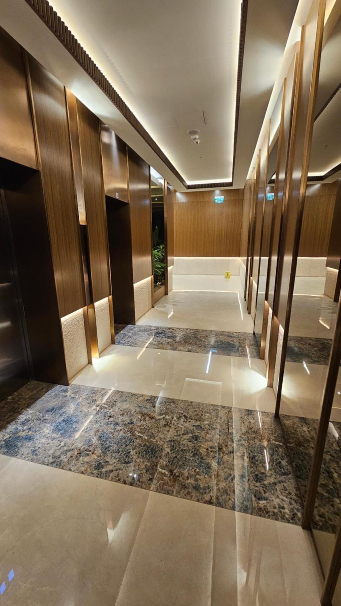 Anika Luxury Apartment At Diamond Center Skopje Exterior photo