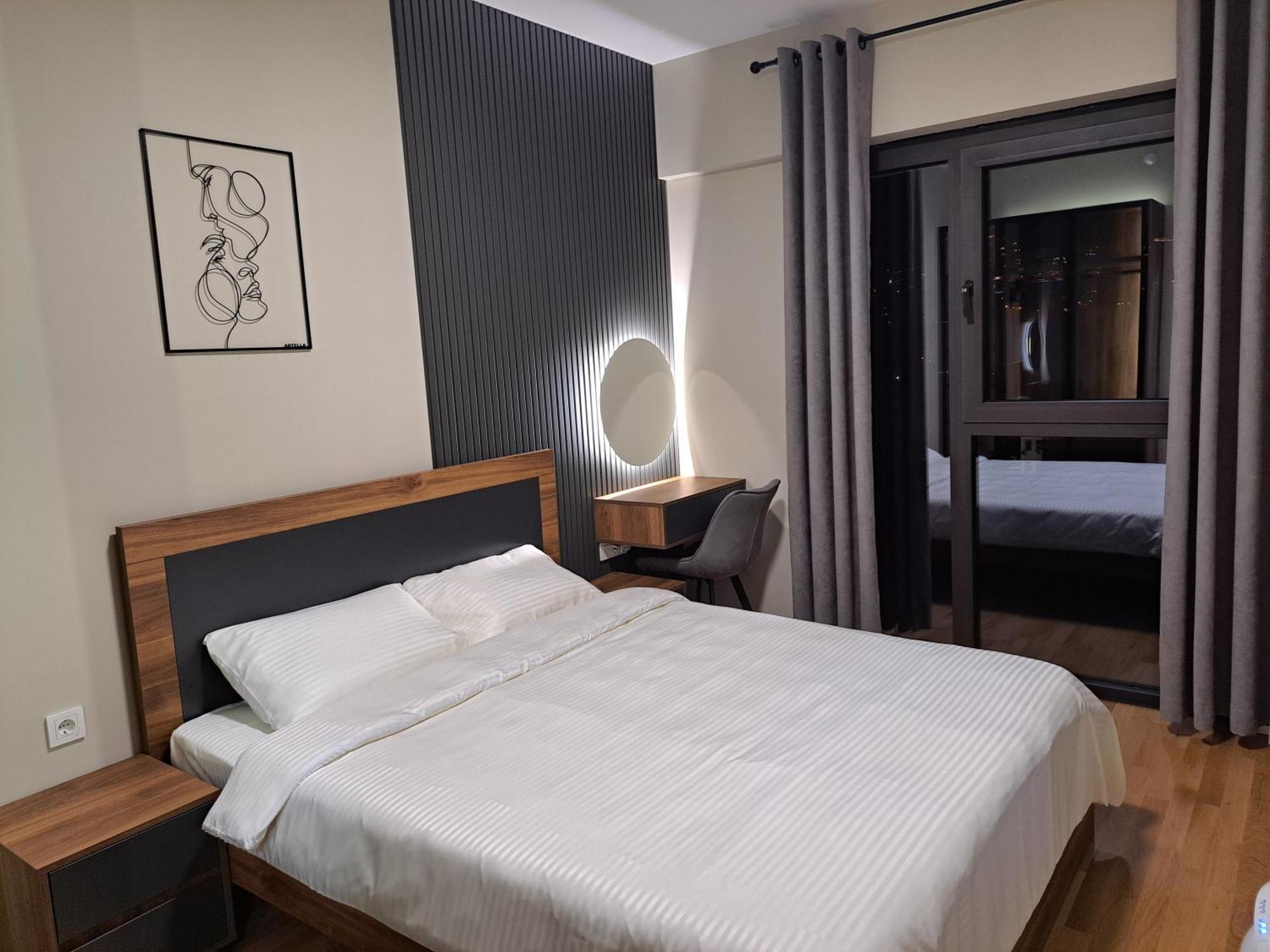 Anika Luxury Apartment At Diamond Center Skopje Exterior photo